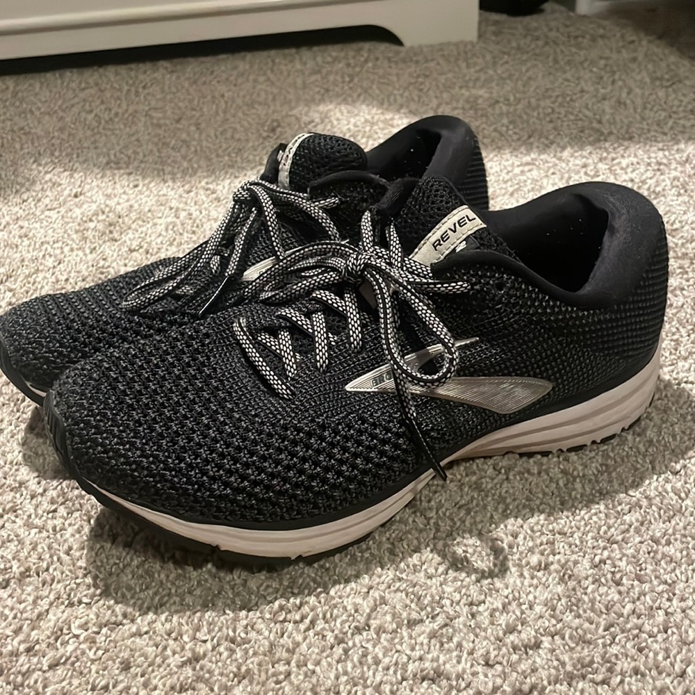 Brooks Tenis Shoes